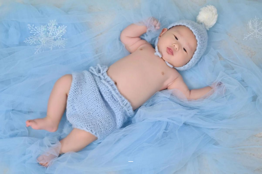 六盘水宝宝几个月可以吃饭