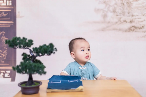 六盘水三个月宝宝抬头不稳